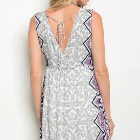 ❗️CLOSING SALE❗️ Ivory Magenta V Neck Maxi Dress - Picture 3 of 3